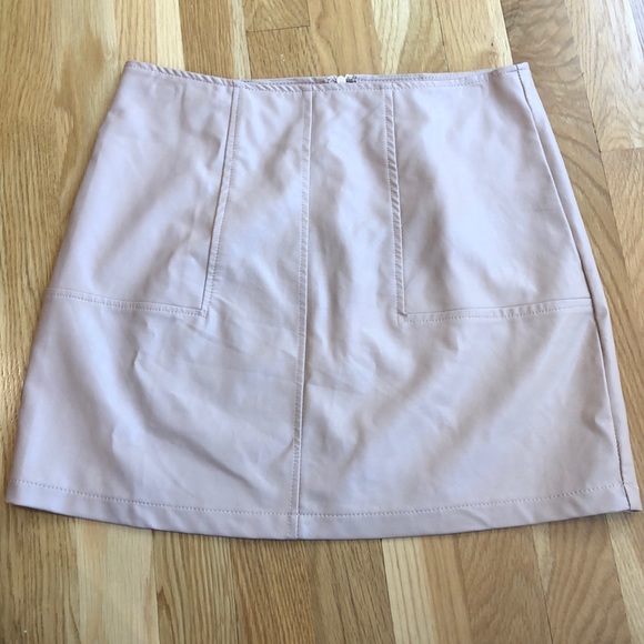 Showpo. Dresses & Skirts - NWT ShowPo Skirt